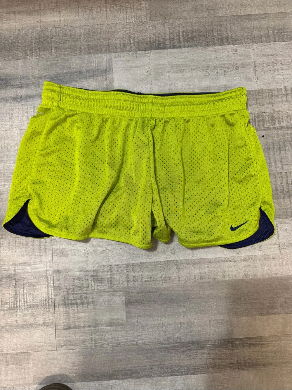 Nike Dri-FIT Women’s Medium Neon Yellow Mesh Running Athletic Shorts Lined
